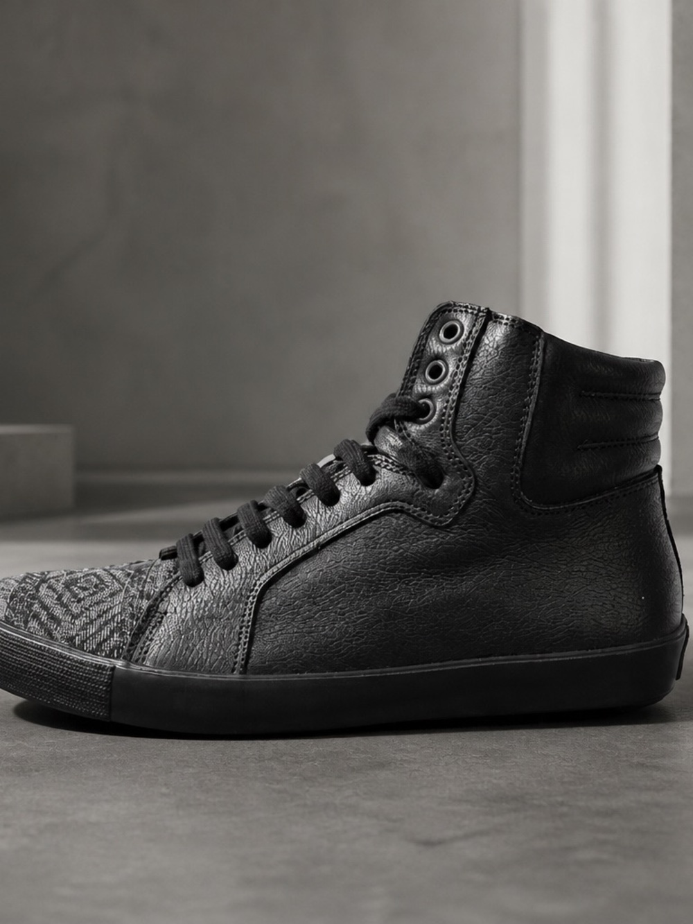 NWT Cobra Society Designer Leather & Wool Black Lace Up High Tops - Size 11